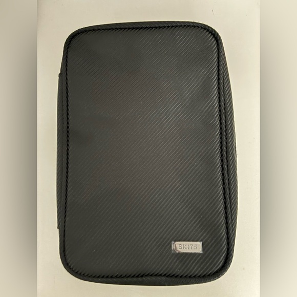 SKITS Black and Gray Tech Organizer - Picture 6 of 6